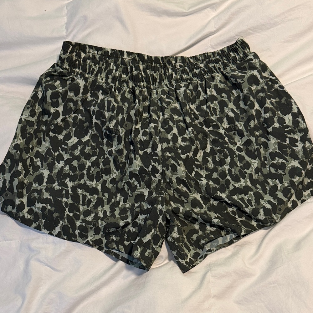 Men’s Vitality 2-in-1 5in Olive Green Leopard Print Running Shorts - Large